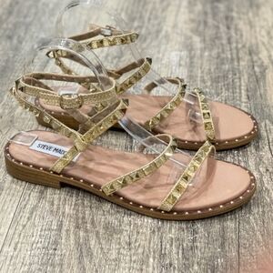 Steve Madden Women's Flat Gold Studded Sandal Raffia Size 8.5! NEW, never worn.